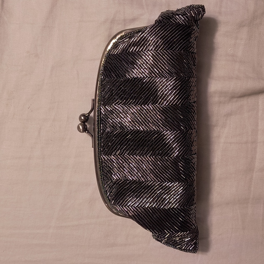 🆕The Limited Gray Beaded Clutch